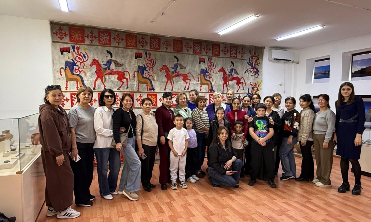 Медициналық қызметкерлердің «Алтын адам» тарихына саяхаты: «Есік» мұражайында өткен Республика күні